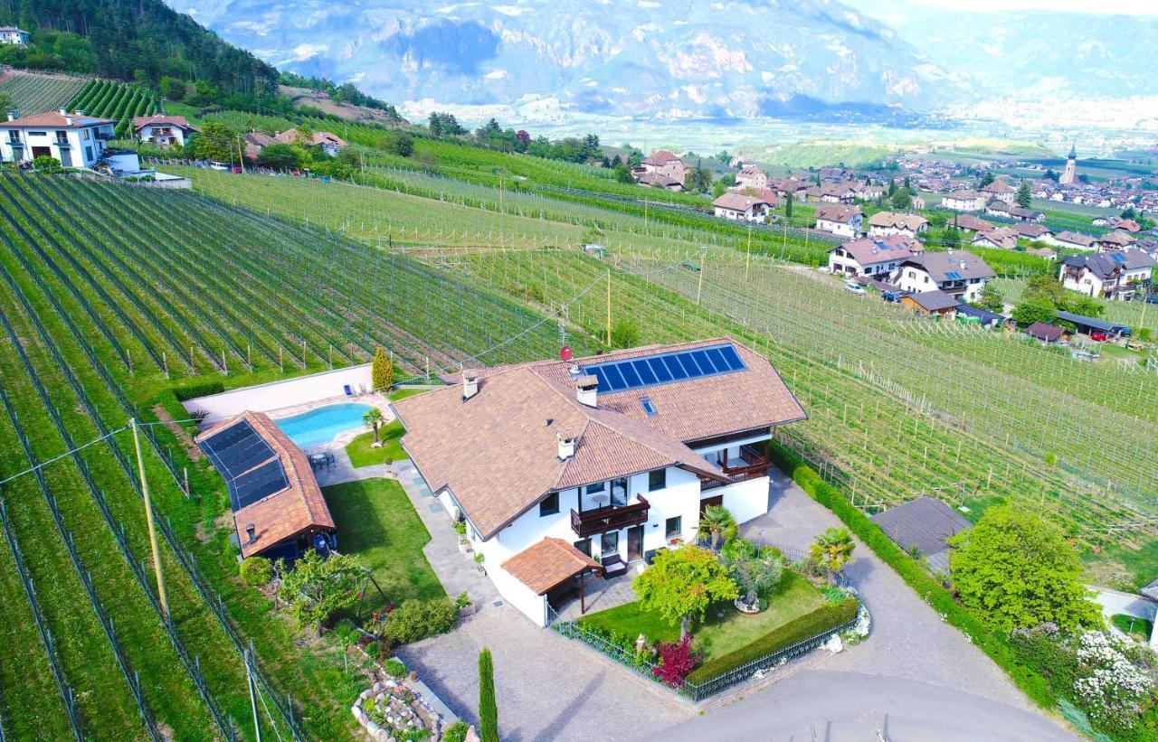 Strahlerhof Apartment Appiano Sulla Strada Del Vino Luaran gambar