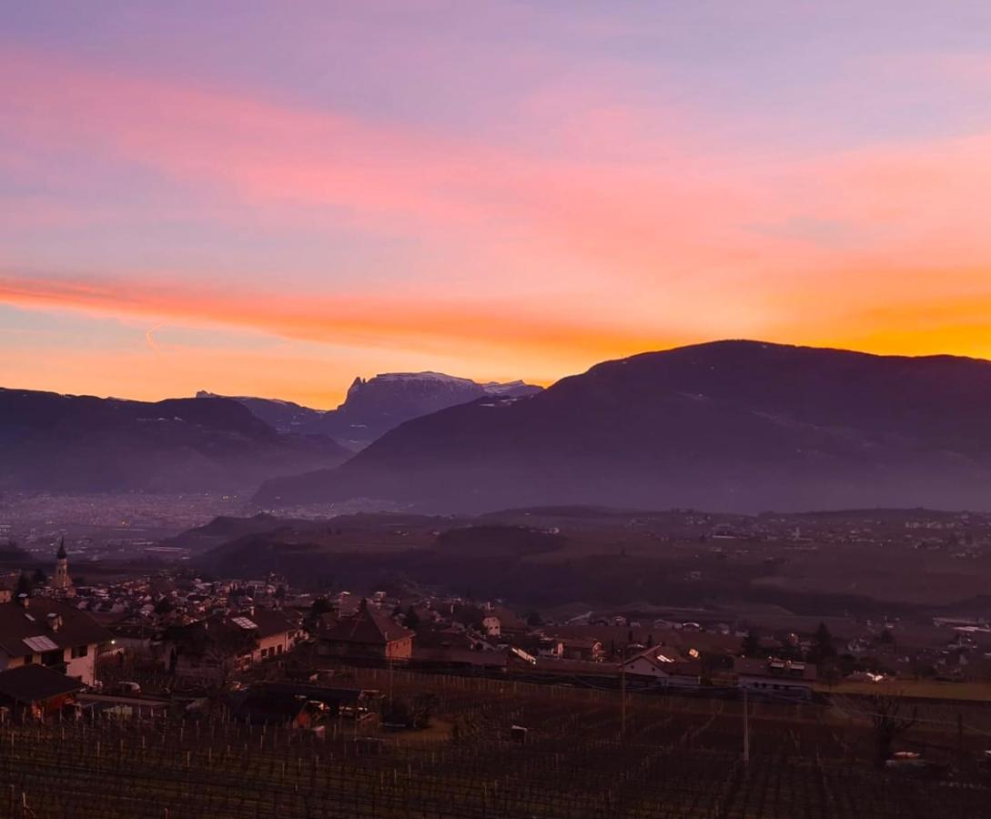 Strahlerhof Apartment Appiano Sulla Strada Del Vino Luaran gambar