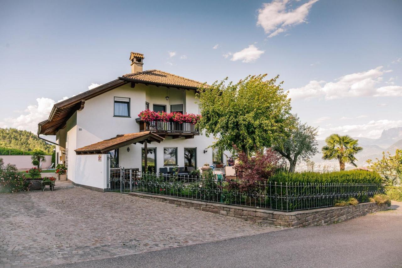 Strahlerhof Apartment Appiano Sulla Strada Del Vino Luaran gambar